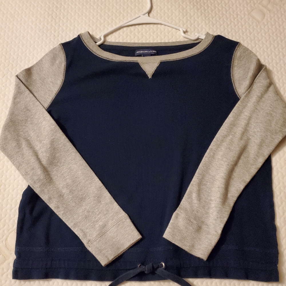 Women's long sleeve cropped sweatshirt